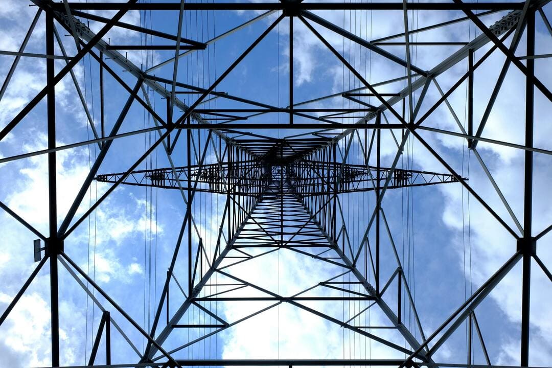 High voltage power line